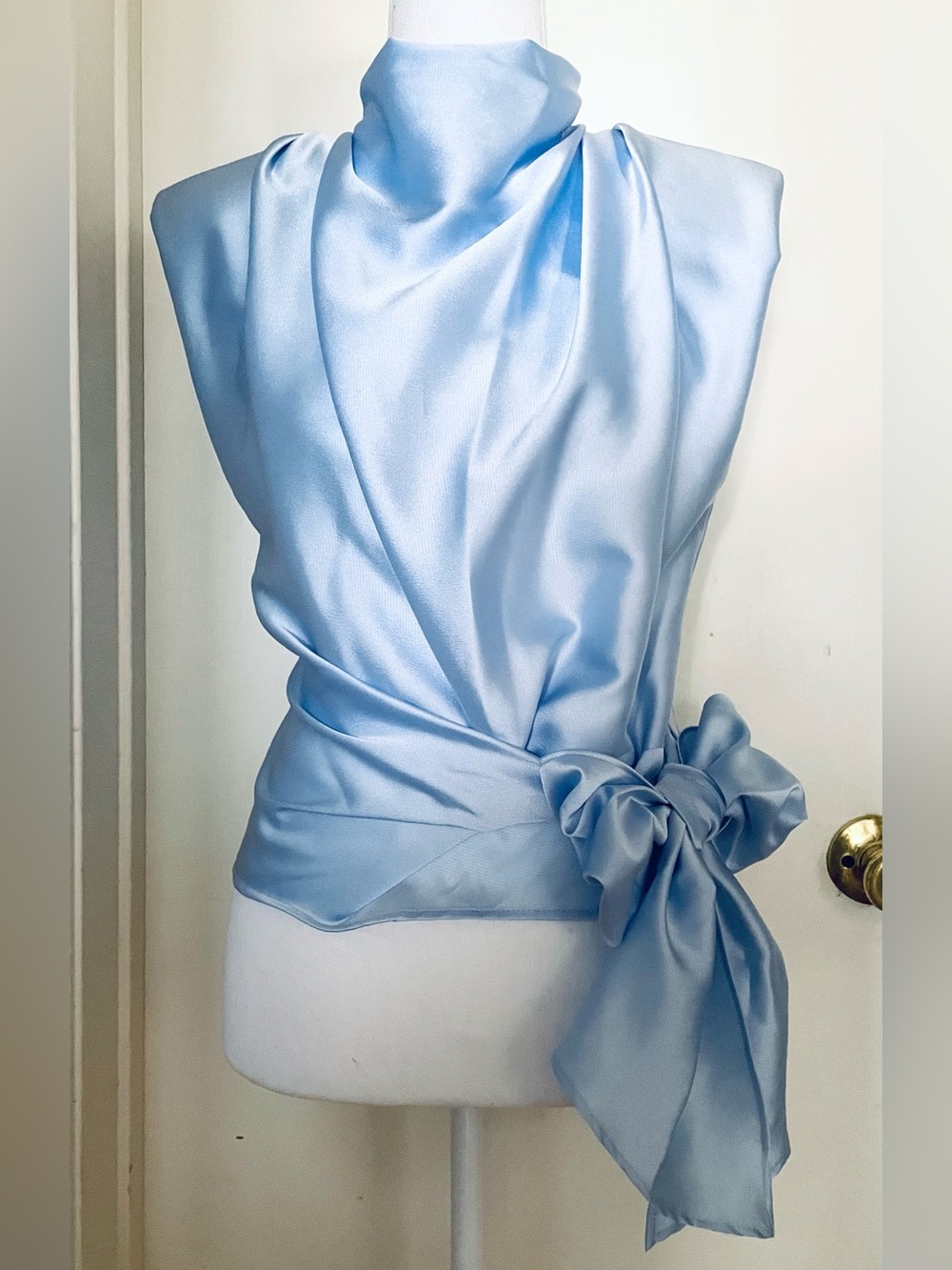Zara women’s blouse. Light blue. Size S. Satin polyester